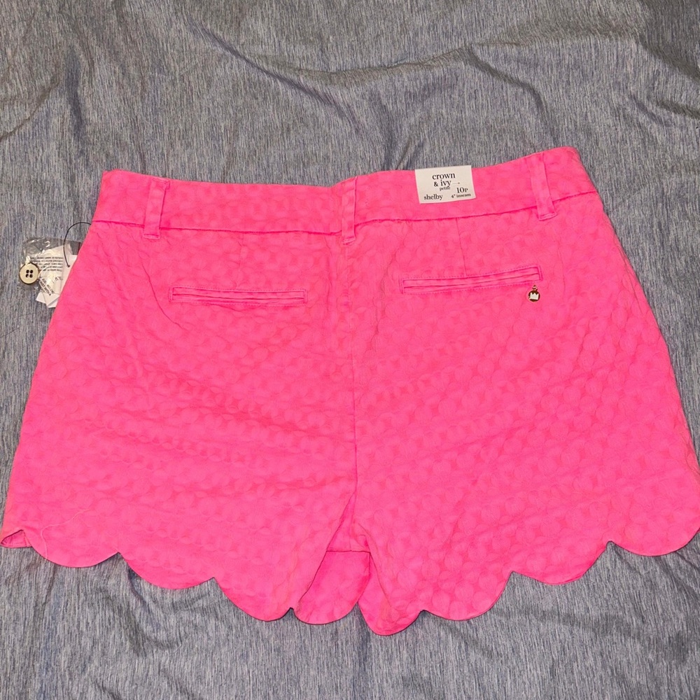 Crown & Ivy Shorts - Picture 2 of 5